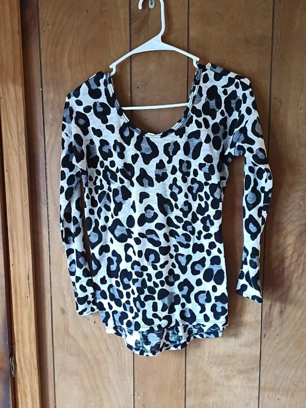 MM MM MM Women's Leopard Print Long Sleeve Top Size S Polyester Stretch Pullover